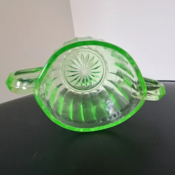Pair Of Uranium Glass Open Sugar Bowls - Picture 7 of 10